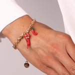 Bracciale in Metallo con cornetti portafortuna in smalto rosso - BYSIMON gioielli