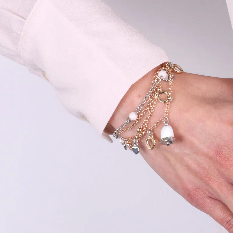 Bracciale in Metallo con ciondoli a forma di cuore e campanella smaltata bianca - BYSIMON gioielli