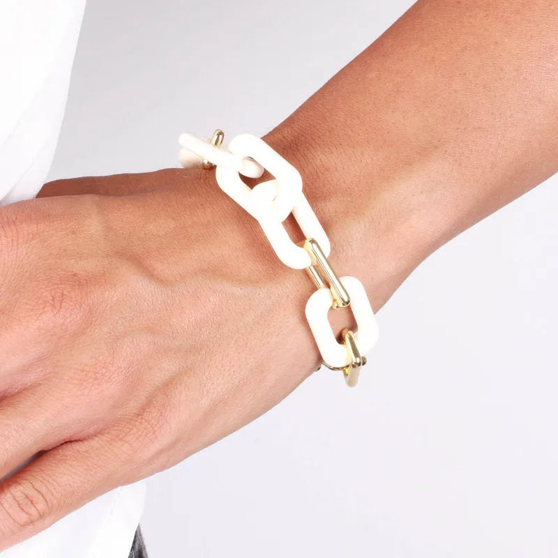 Metal bracelet with white rectangular chain