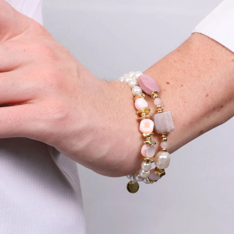 Bracciale in Metallo multifilo con perle bianche e pietre rosa - BYSIMON gioielli