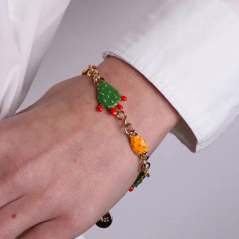 Bracciale in Metallo maglia rolò, con tris di fichi d'india impreziositi da smalti colorati