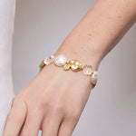 Bracciale elastico in metallo placcato oro con cristallo di rocca naturale - BYSIMON