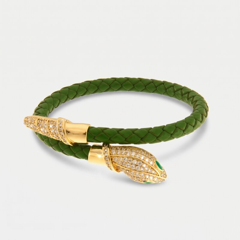 Bracciale in Metallo simil pelle intrecciata verde con chiusura serpente dorato - BYSIMON gioielli