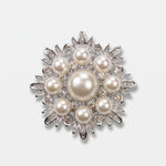 Spilla in Metallo fiore bianco con calamita - BYSIMON gioielli