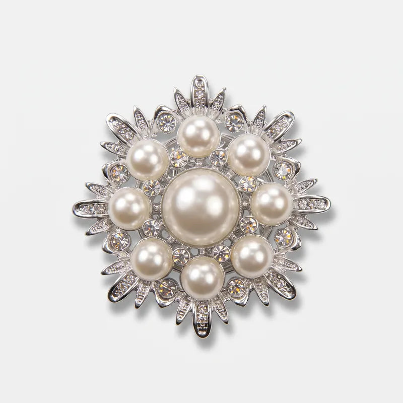 Spilla in Metallo fiore bianco con calamita - BYSIMON gioielli