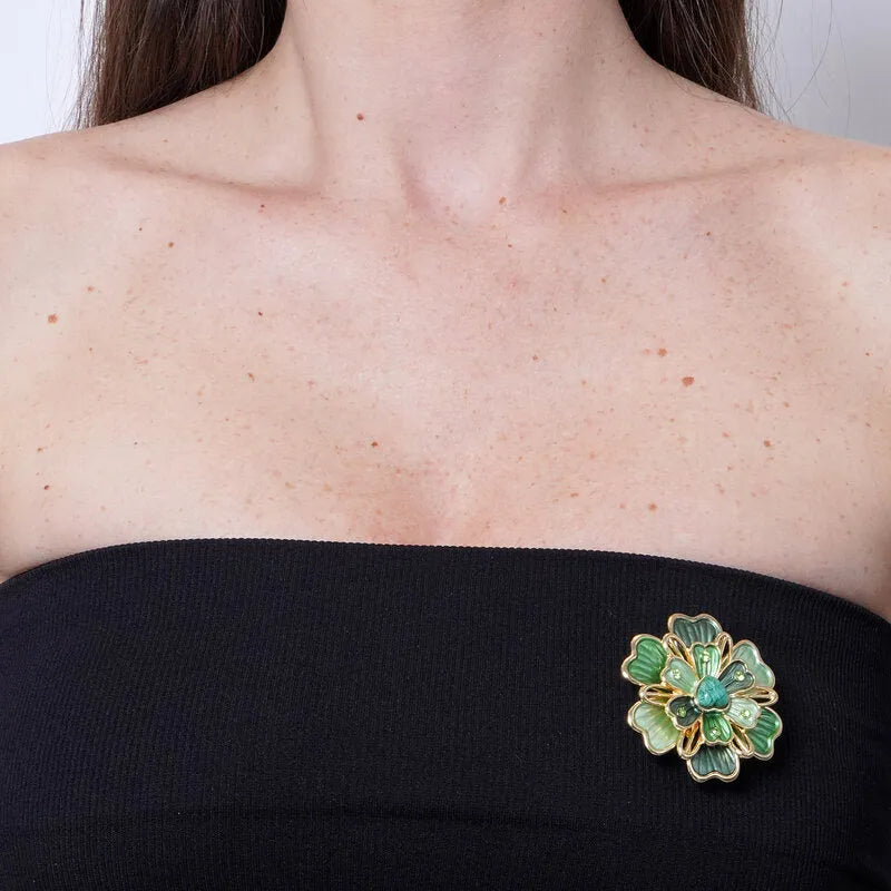 Spilla in Metallo magnetica motivo a fiore smaltato verde con pietra cuore centrale