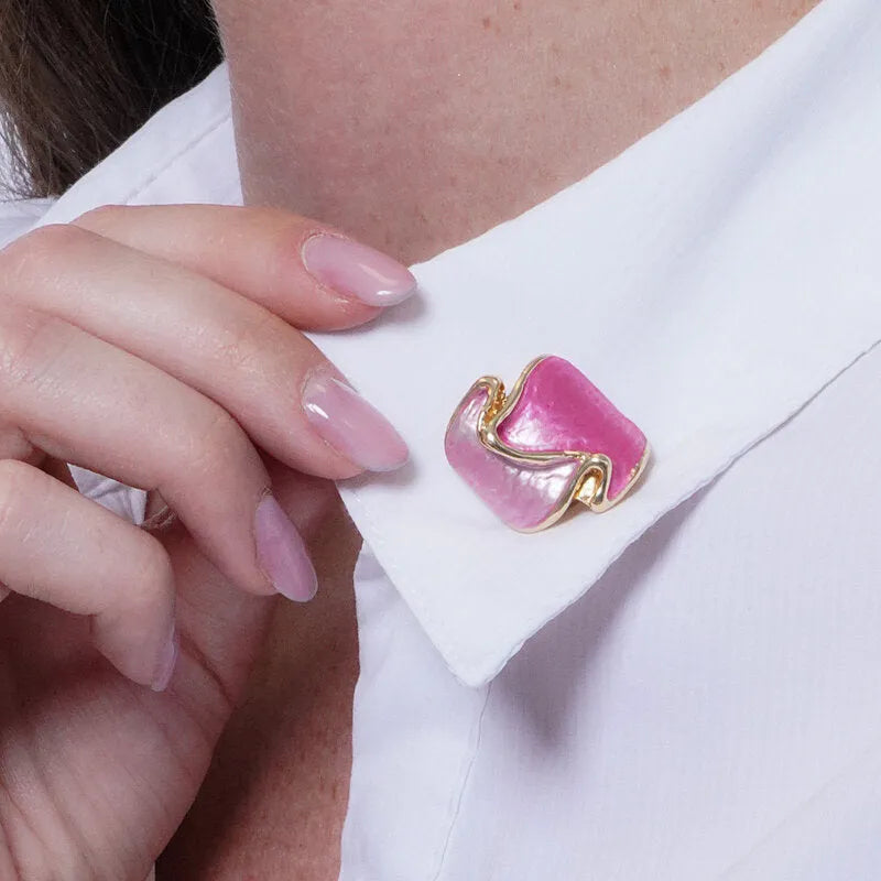 Spilla in Metallo magnetica con elementi smaltati rosa