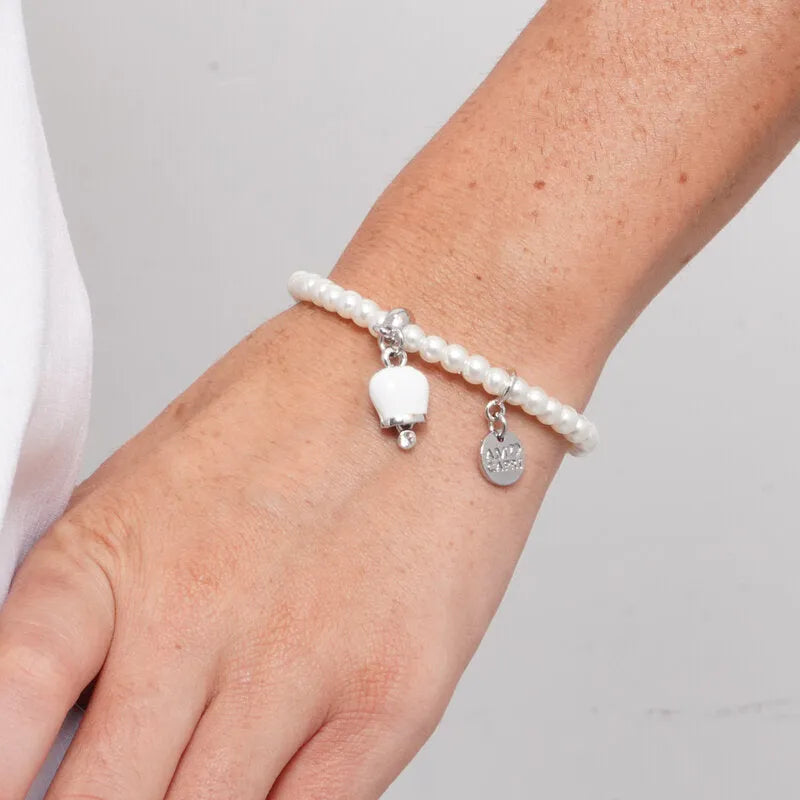 Bracciale in Acciaio con perle e campanella portafortuna in smalto bianco - BYSIMON gioielli
