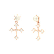 Orecchini in Argento 925 con perle e pendente a forma di croce impreziositi da cristalli bianchi