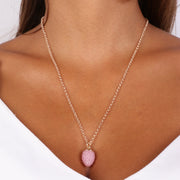 Collana in Metallo con pendente a forma di pigna portafortuna smaltata rosa