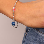 Bracciale in Metallo con cuore rosso e campanella portafortuna pendente, impreziosita da smalto blu e punto luce