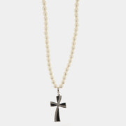 Collana in Metallo con perle bianche impreziosite da pendente a forma di croce con cristalli bianchi e smalto nero